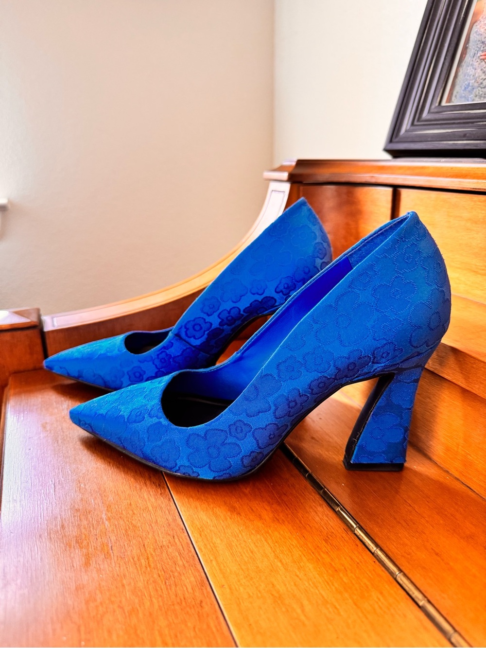Gianni Bini Blue Floral Jacquard Pointed Block Heels